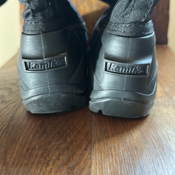 KAMIK ICE BUSTER WINTER BOOT. KIDS SIZE 5. Black. Wool Lined. Rubber BOTTOM. - Picture 11 of 13
